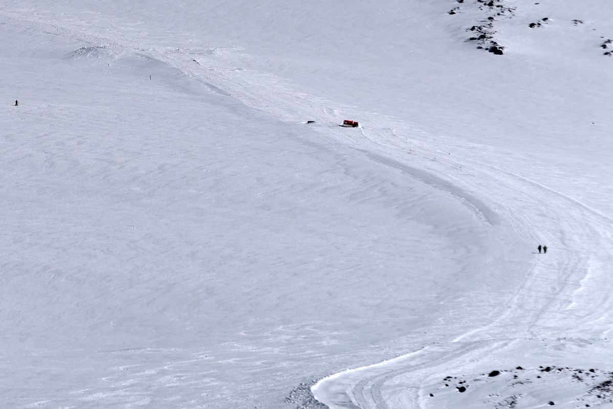 08B Abandoned Snow Cat At About 5000m Above The Pastukhov Rocks Leading To The Traverse From The Pastukhov Rocks Climb On Mount Elbrus